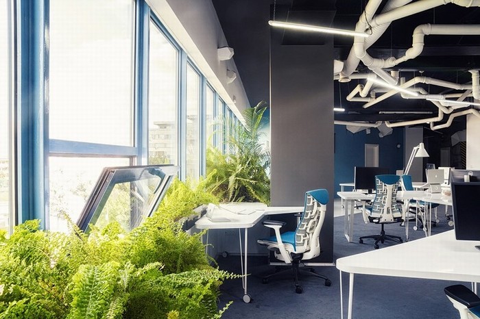 300多方辦公室，工業(yè)科技風