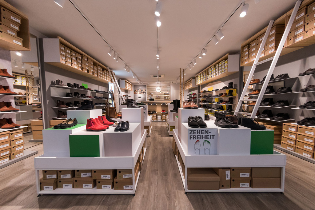 長沙工裝裝飾公司如何選擇優(yōu)秀的店鋪設計師